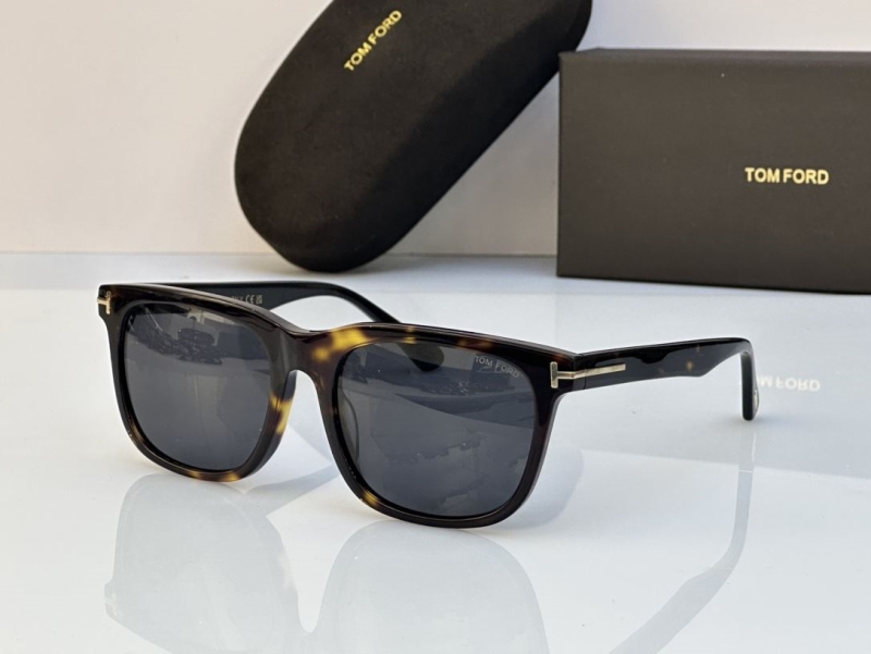 TOM FORD